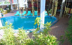 Ha Giang Lotus Hostel Motorbikes Tours